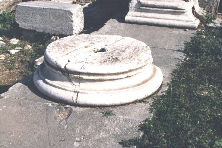 Fig. 5. Column base.